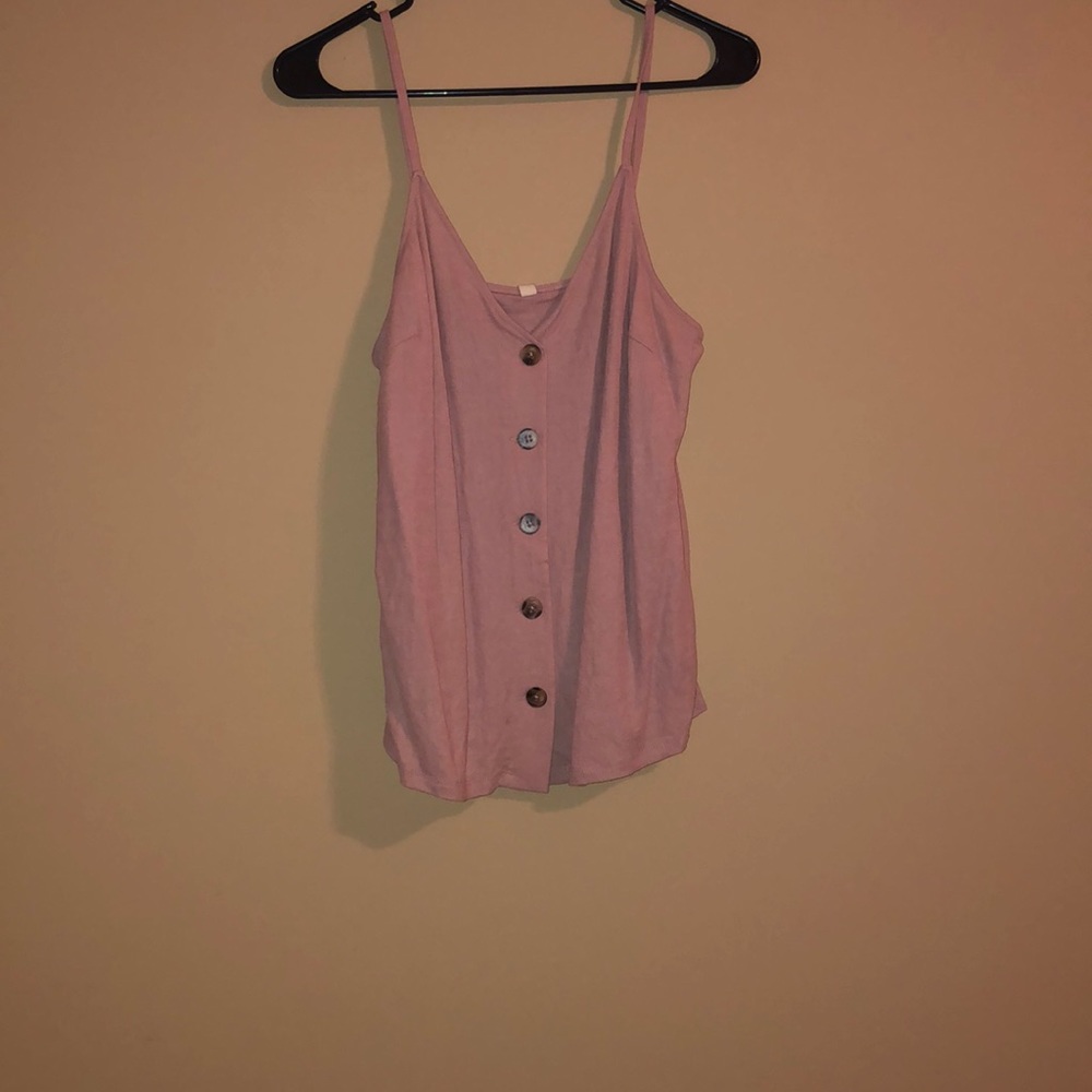 Button detail tank